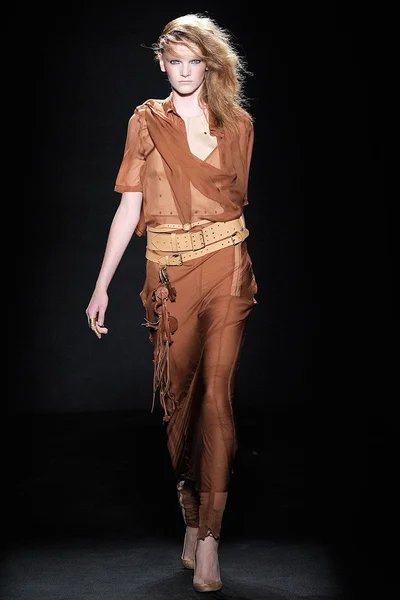Look 12